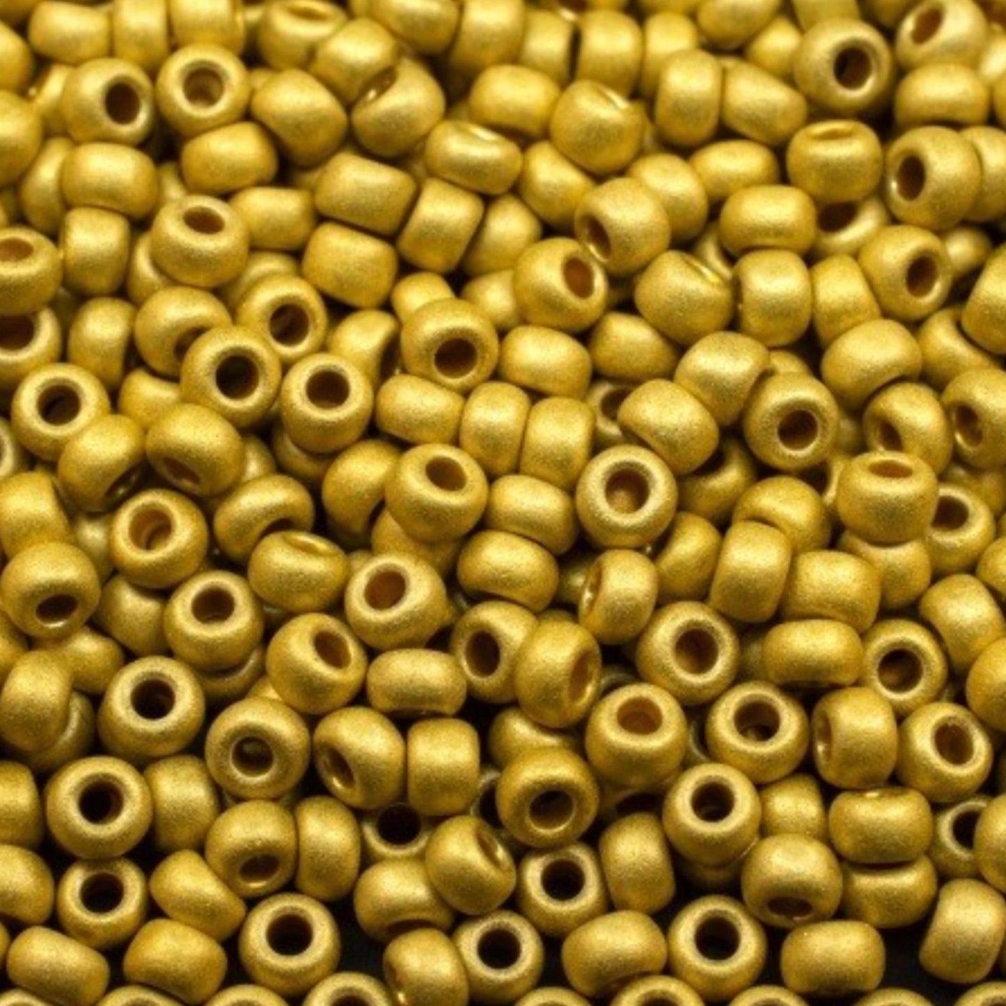 10/0 18586 matte Preciosa böhmische Glasperlen Rocailles 2,3 mm. Gold Metallic – Terra gefärbt.