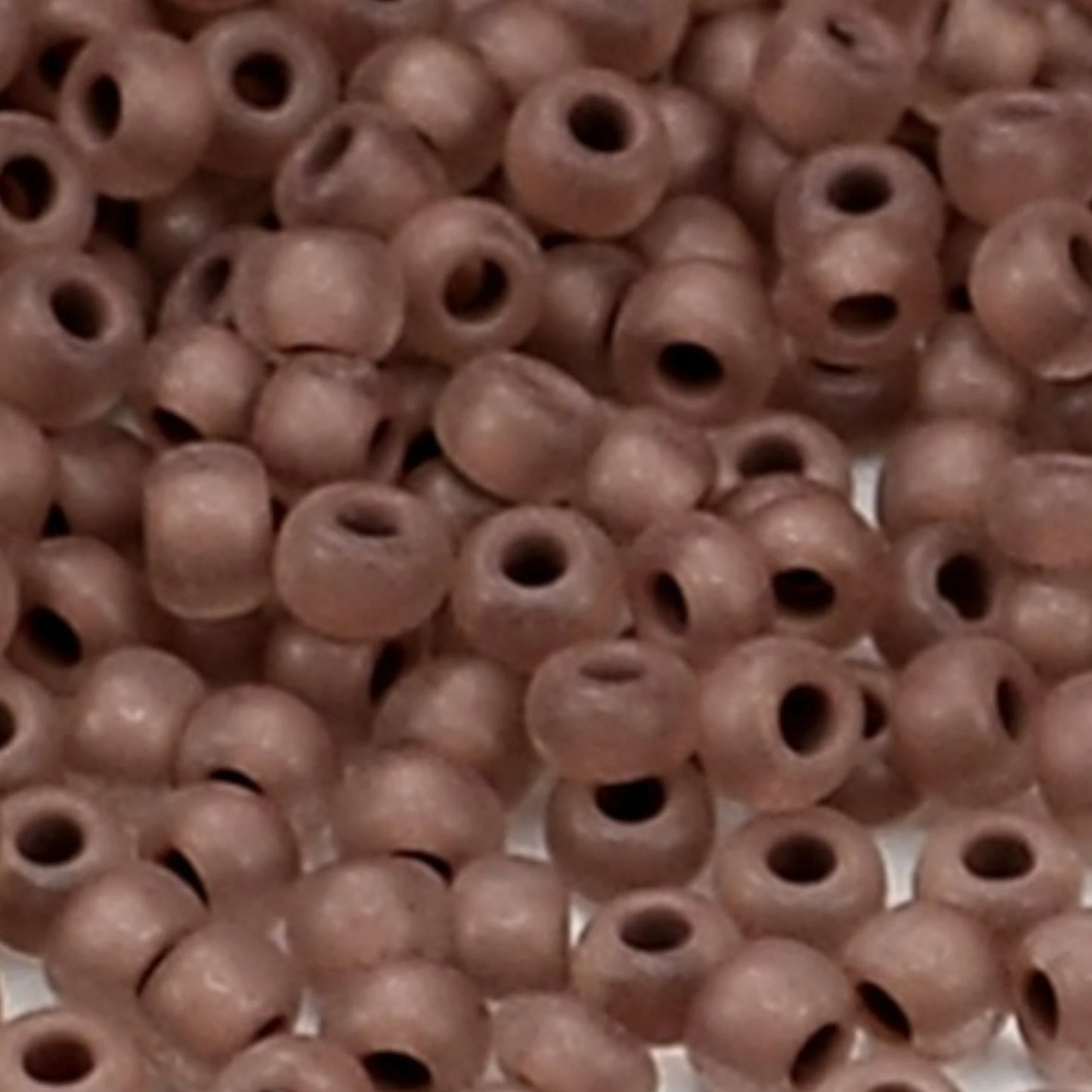 Perles de Rocaille en verre tchèque Preciosa mate 10/0 38319, 2,3 mm. Couleur cristal bordée marron mate.