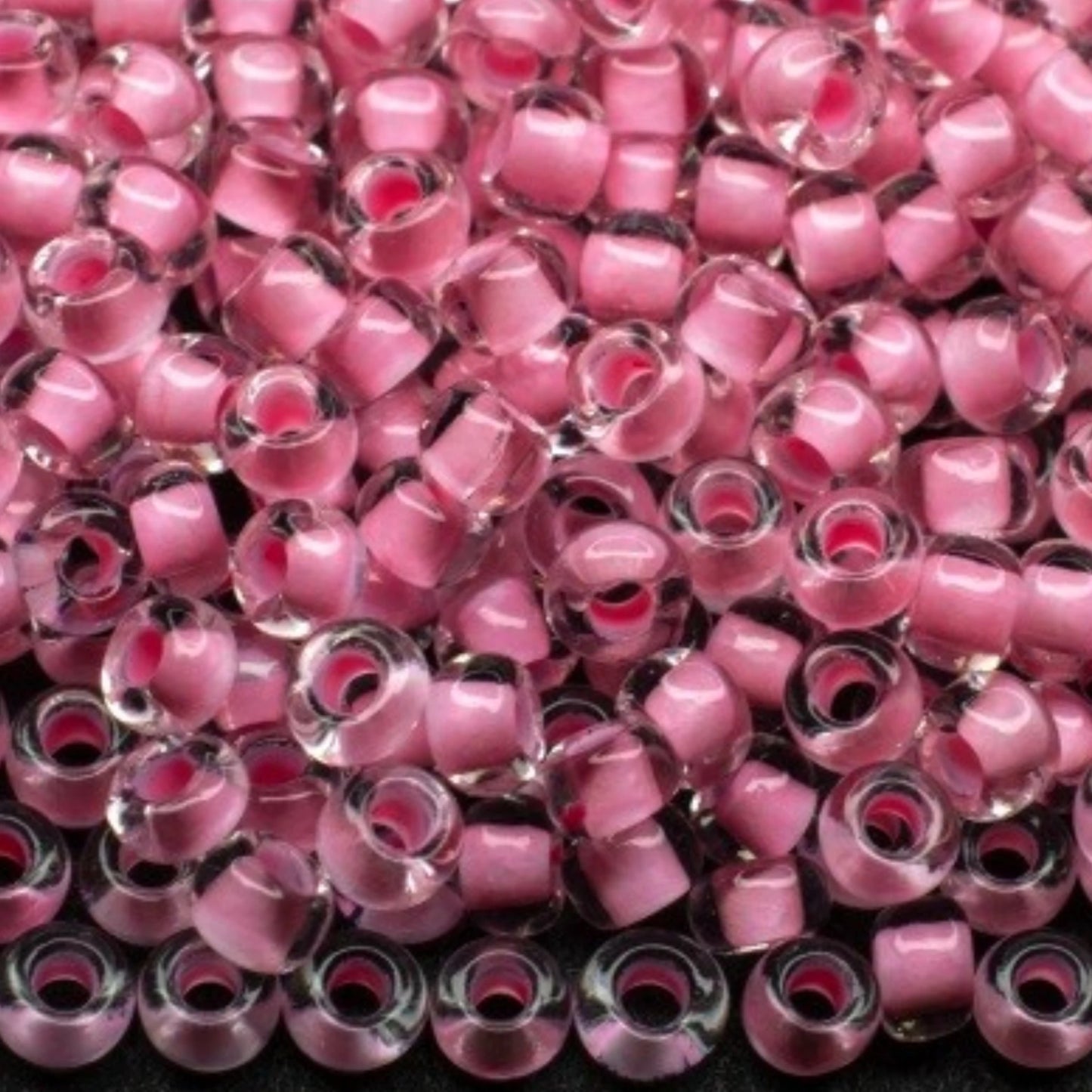 10/0 38394 Preciosa Чехки стъклени малки мъниста рокайли 2.3 мм. Кристално оцветени с розово покритие.