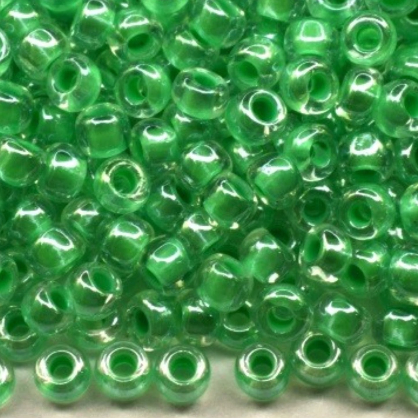 10/0 38656 Preciosa Çek Camı Kum Boncuğu Rocaille Boncuk 2.3mm. Kristal Renkli Yeşil Sfinx.