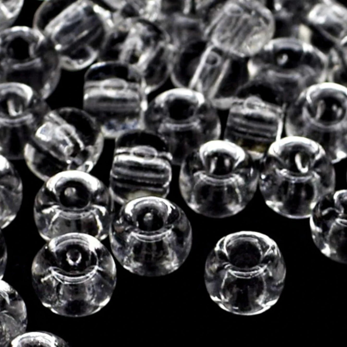 2/0 00050 Preciosa Tsjekkiske glass små perler Rocailleperler 6.1mm. Transparent naturlig.