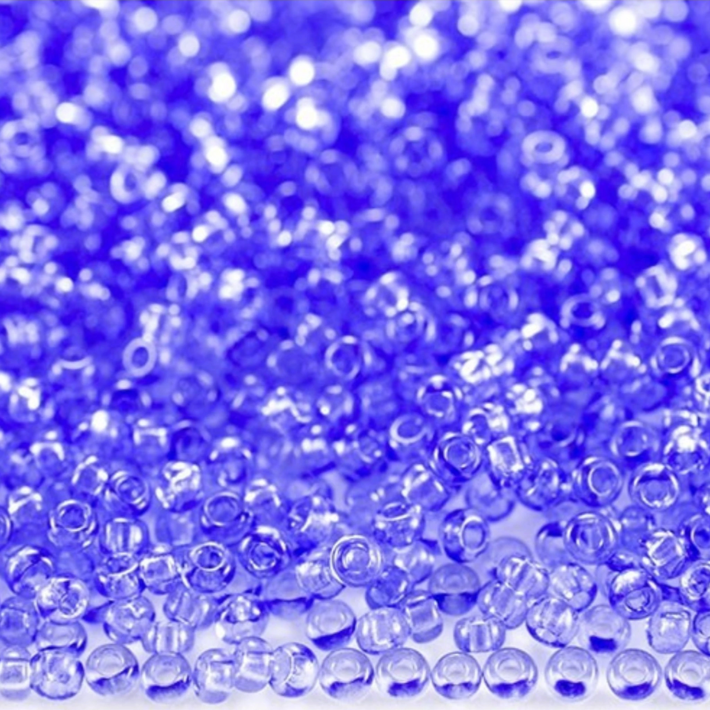 10/0 01131 Preciosa cseh üveg Magtartalmú Gyöngyök (Kásagyöngy) Rocailles 2,3 mm. Kék kristály - Solgel festett.