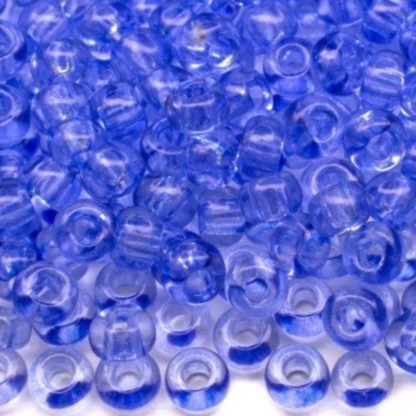 10/0 01131 Preciosa cseh üveg Magtartalmú Gyöngyök (Kásagyöngy) Rocailles 2,3 mm. Kék kristály - Solgel festett.