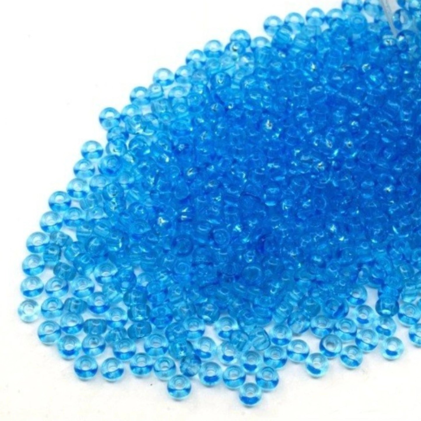 10/0 01134 Preciosa tschechische Glasperlen Rocailles 2,3 mm. Blau Kristall - Solgel gefärbt.