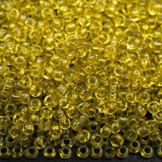 10/0 01151 Preciosa Čekiško stiklo karoliukai Rokajaus 2,3 mm. Žalias kristalas – Solgel dažytas.