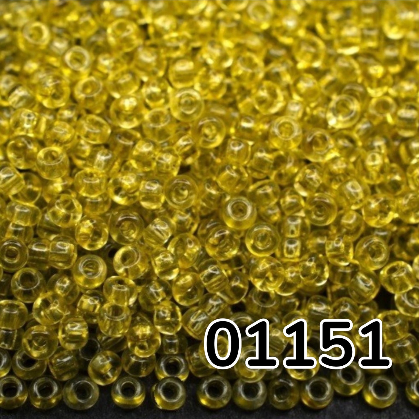 10/0 01151 Preciosa tschechische Glasperlen Rocailles 2,3 mm. Grüner Kristall – Solgel gefärbt.