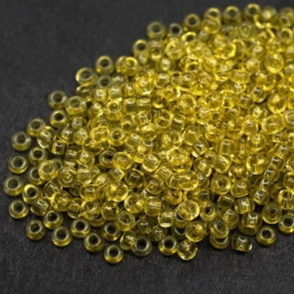 10/0 01151 Preciosa tschechische Glasperlen Rocailles 2,3 mm. Grüner Kristall – Solgel gefärbt.