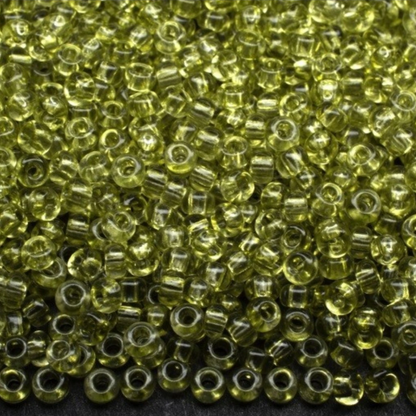 10/0 01152 Preciosa böhmische Glasperlen Rocailles 2,3 mm. Grüner Kristall – Solgel gefärbt.