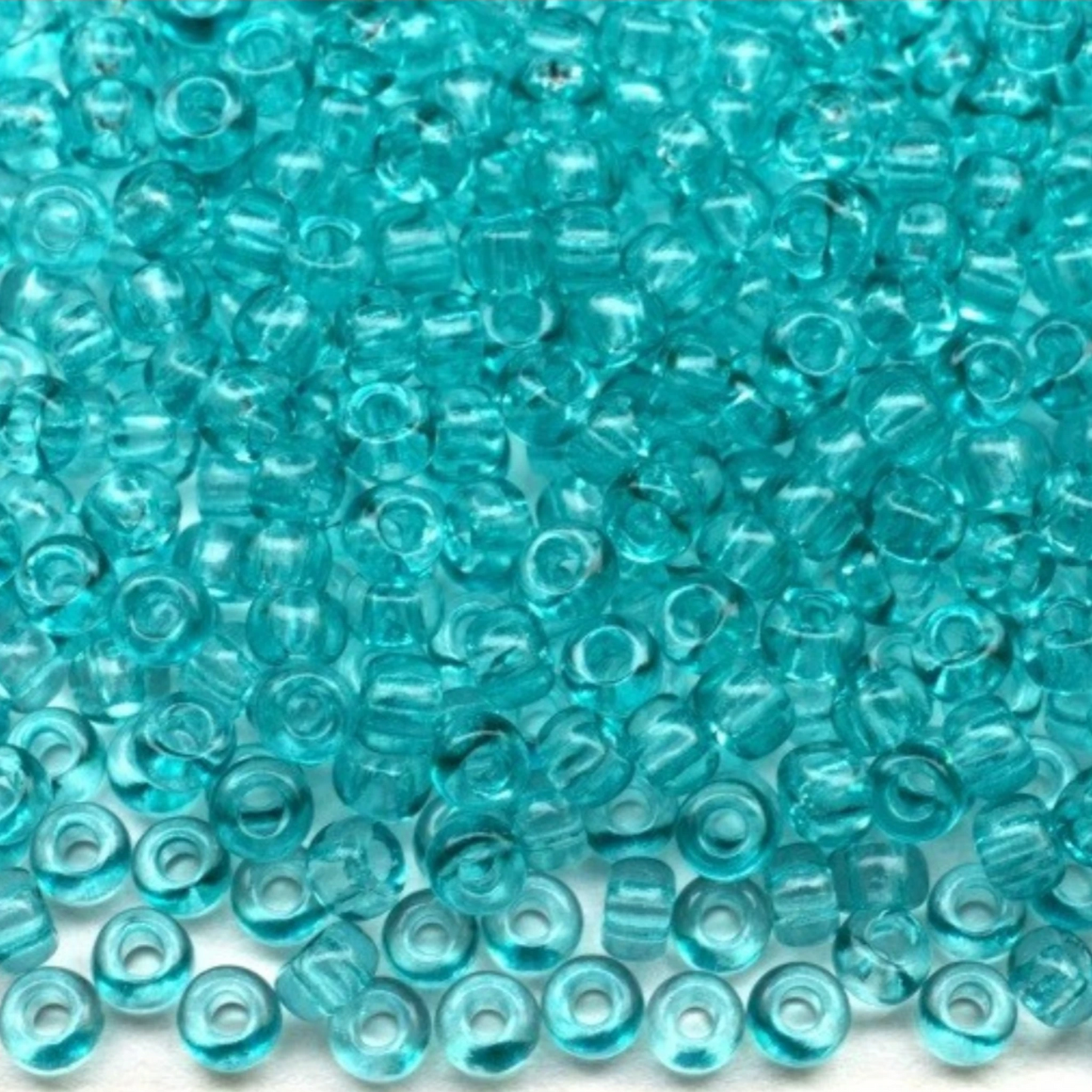 Missangas/Miçangas Pequenas (contas miúdas) de Vidro Checo Preciosa 10/0 01165 Rocaille 2,3 mm. Cristal Verde - Tingido por Solgel.