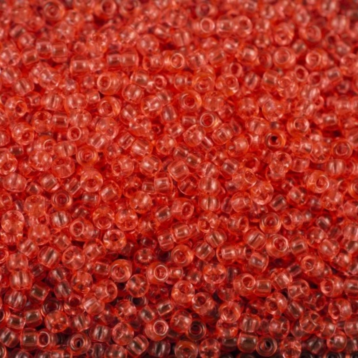 10/0 01191 Preciosa tsjekkiske glass små perler rocailleperler 2,3 mm. Rød krystall - Solgel farget.