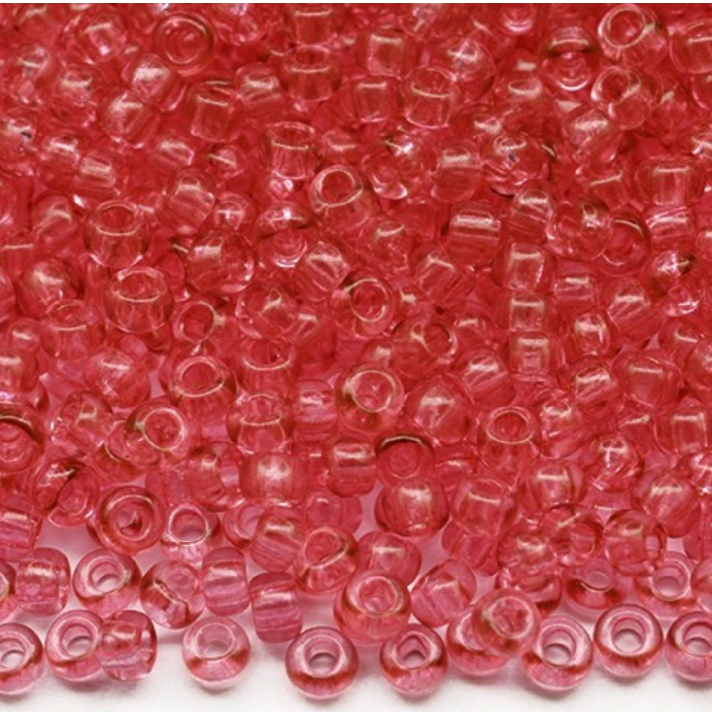 10/0 01193 Preciosa tsjekkiske glass Små perler Rocailleperler 2,3 mm. Rød krystall - Solgel-farget.