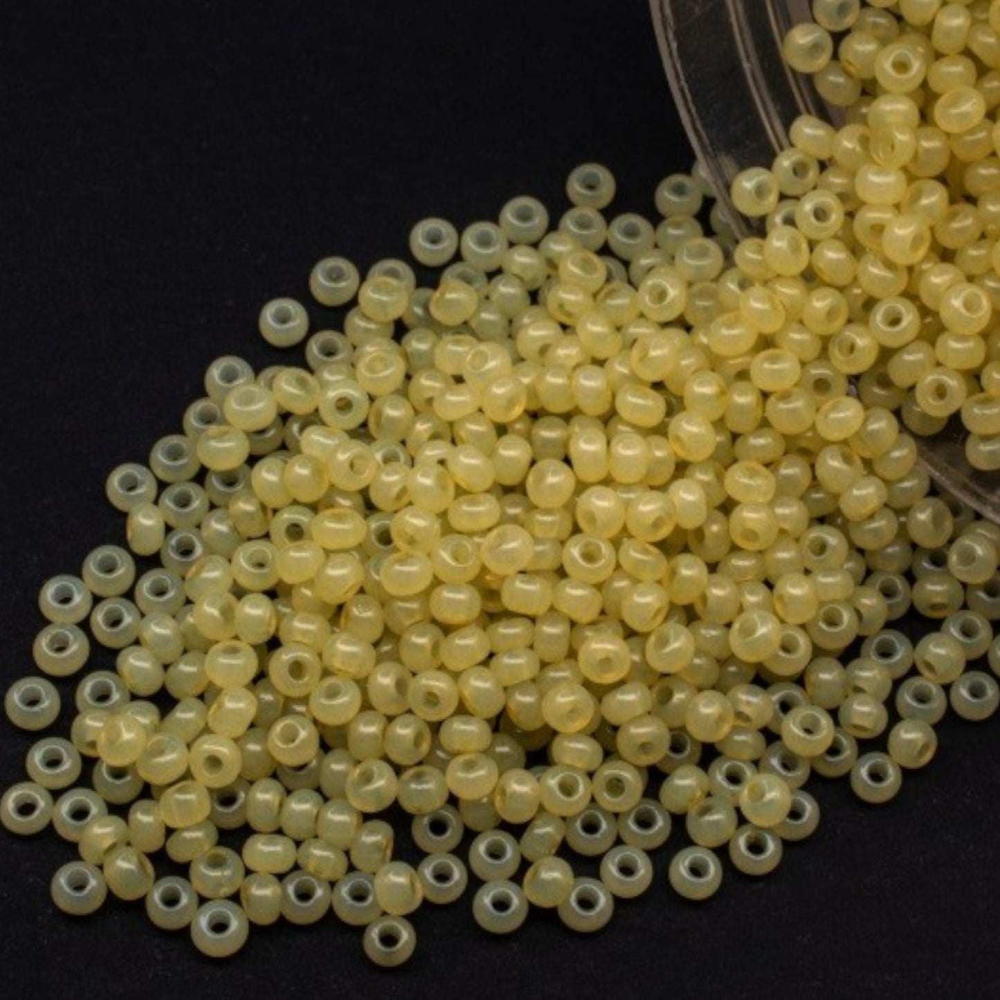 10/0 02651 Preciosa Seed Beads. Olive alabaster - Solgel dyed.