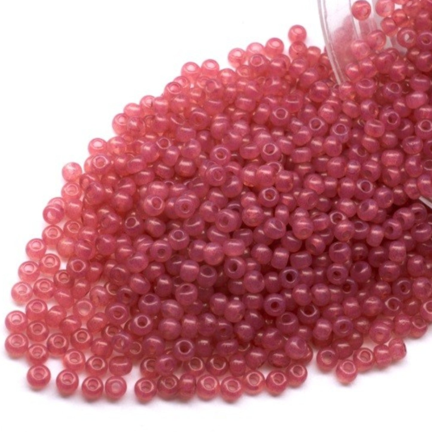 02693 Czech seed beads PRECIOSA round 10/0 lilac pink. Alabaster - Solgel Dyed.