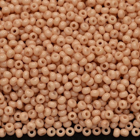 10/0 03111 Preciosa Czech Glass Seed Beads Rocailles 2.3mm. Beige chalk - Solgel dyed.