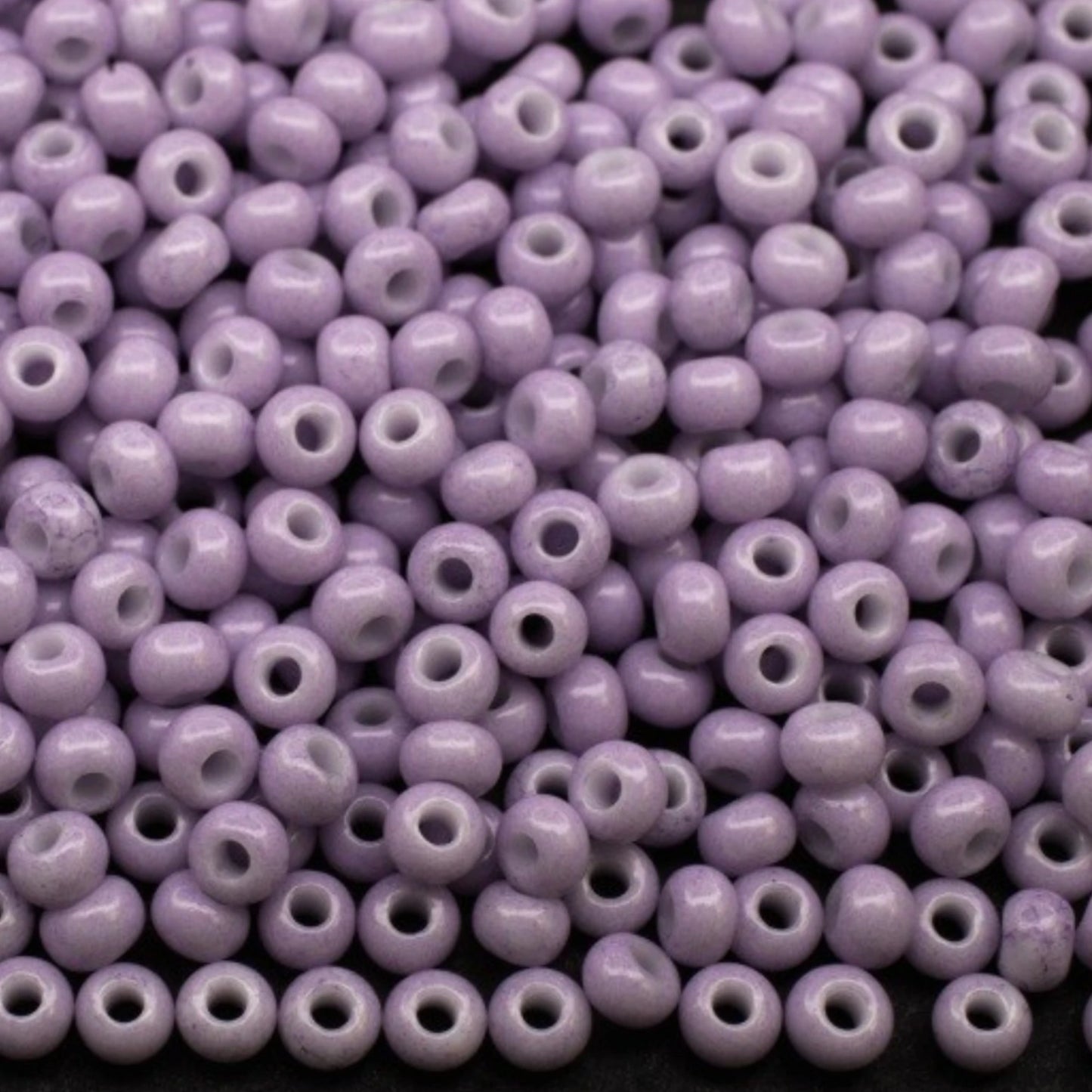 10/0 03121 Preciosa tjekkiske glasperler Rocailles 2,3 mm. Violet kridt - Solgel farvet.