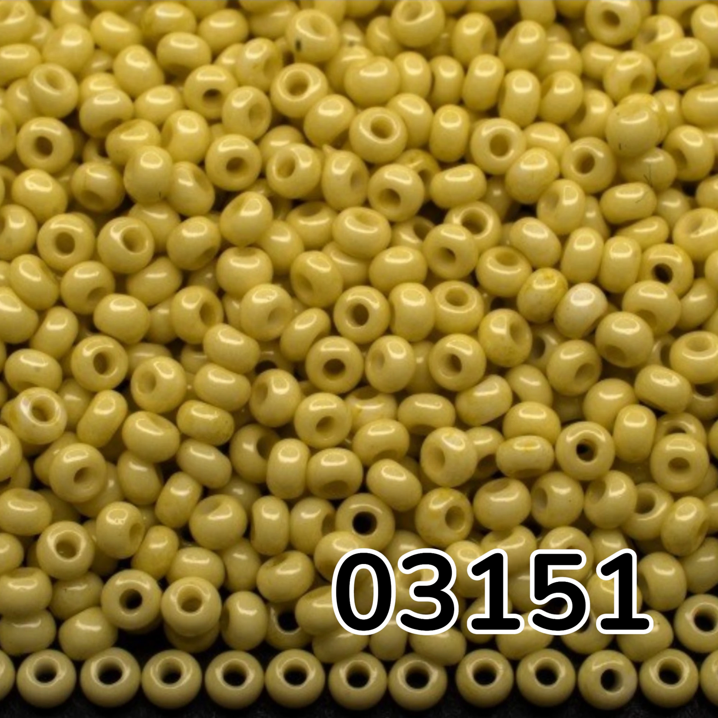 Perles de Rocaille en verre tchèque Preciosa 10/0 03151, 2,3 mm. Vert jaune craie - teint par sol-gel.