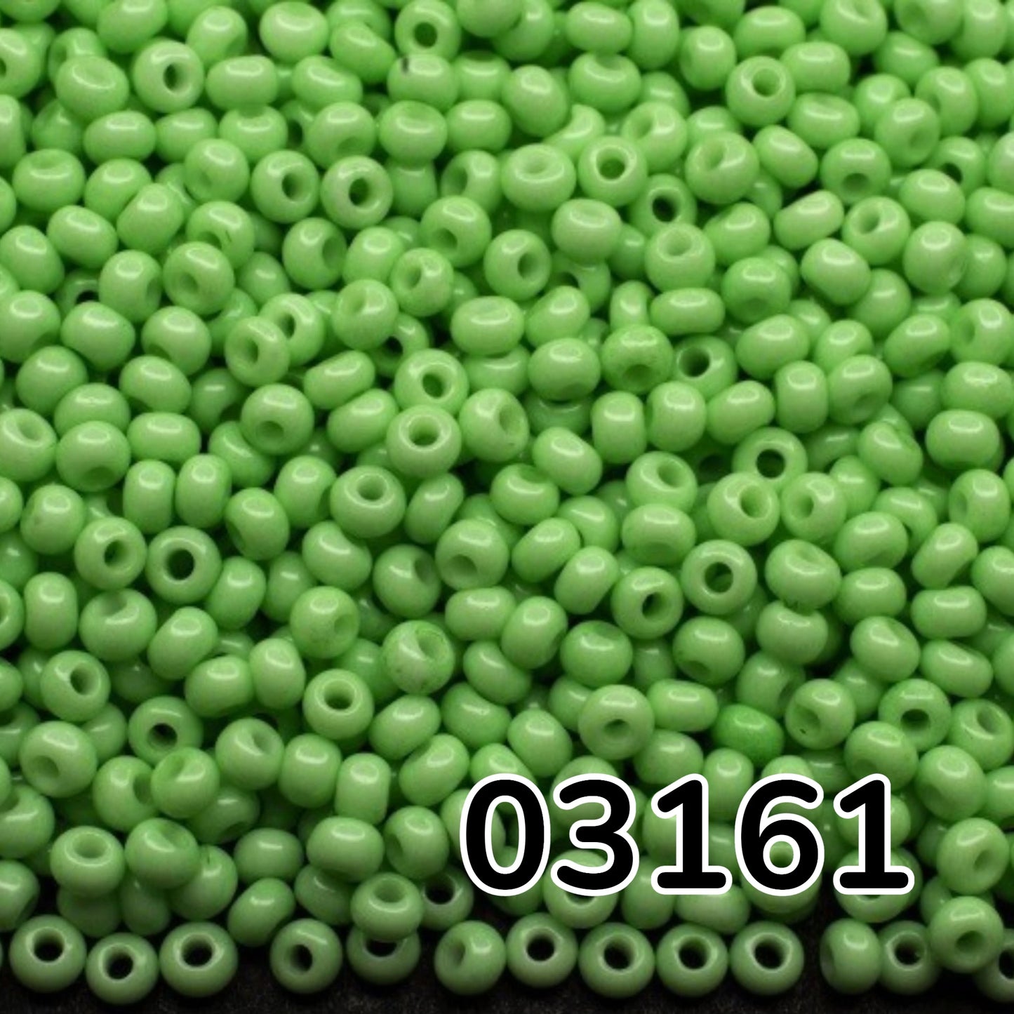 Perline di vetro ceco Preciosa 10/0 03161 Rocaille da 2,3 mm. Verde gesso - colorate con Solgel.