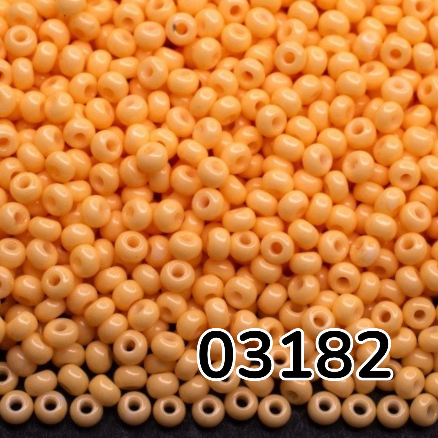 10/0 03182 Preciosa Čekiško stiklo Karoliukai Rokajaus 2,3 mm. Geltona kreida – dažyta Solgel metodu.