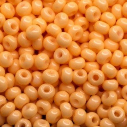 10/0 03182 Preciosa Čekiško stiklo Karoliukai Rokajaus 2,3 mm. Geltona kreida – dažyta Solgel metodu.