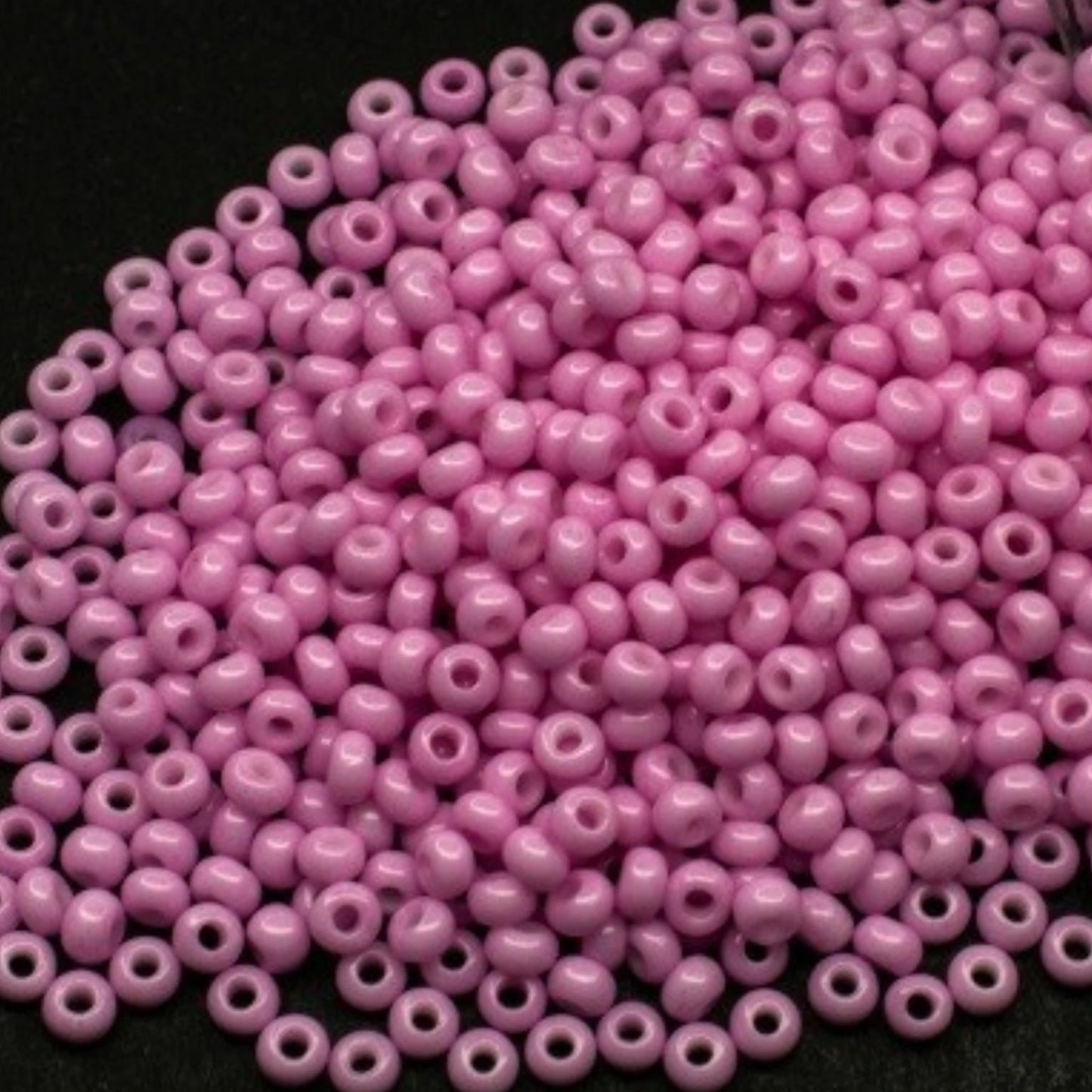 10/0 03192 Preciosa Čekijos stiklo Karoliukai Rokajaus 2,3 mm. Rožinė violetinė kreida – Solgel dažyti.
