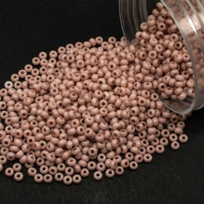 10/0 03194 Preciosa böhmische Glasperlen Rocailles 2,3 mm. Rosa Braun Kreide - Solgel gefärbt.