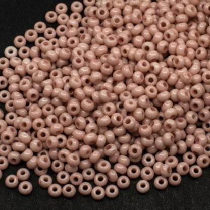 10/0 03194 Preciosa böhmische Glasperlen Rocailles 2,3 mm. Rosa Braun Kreide - Solgel gefärbt.
