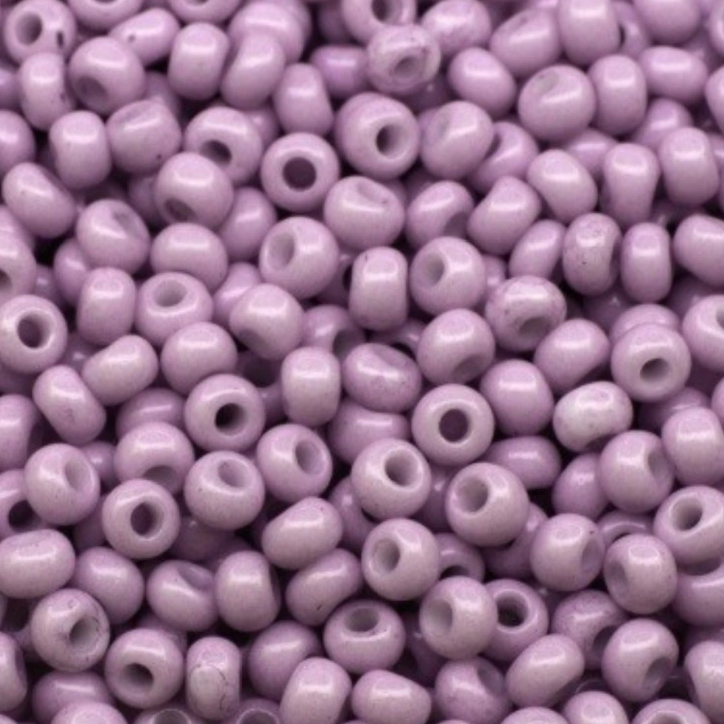 10/0 03222 Preciosa böhmische Glasperlen Rocailles 2,3 mm. Veilchenkreide - Solgel gefärbt.