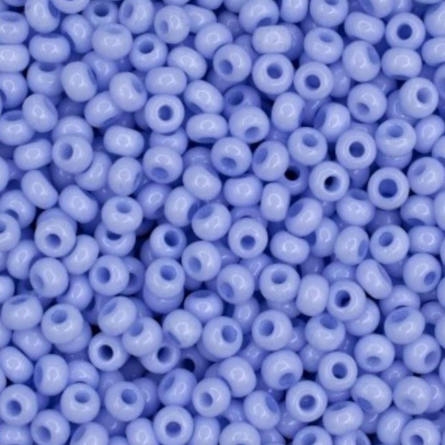 Perles de Rocaille en verre tchèque Preciosa 10/0 03231, 2,3 mm. Bleu craie - Teinté Solgel.