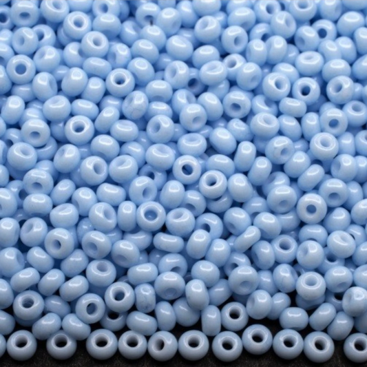 10/0 03232 Preciosa böhmische Glasperlen Rocailles 2,3 mm. Blau Kreide - Solgel gefärbt.