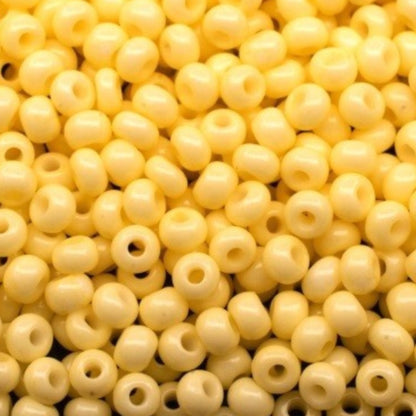 Perles de Rocaille en verre tchèque Preciosa 10/0 03281, 2,3 mm. Jaune craie - Teinté au solgel.