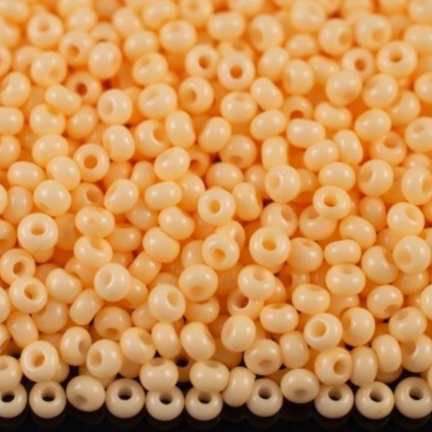 10/0 03283 Preciosa tjekkiske glasperler Rocailles 2,3 mm. Gul-orange kridt - Solgel farvet.
