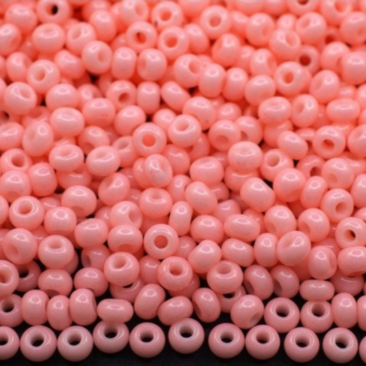 10/0 03291 Preciosa böhmische Glasperlen Rocailles 2,3 mm. Rot-Pink Kreide - Solgel gefärbt.