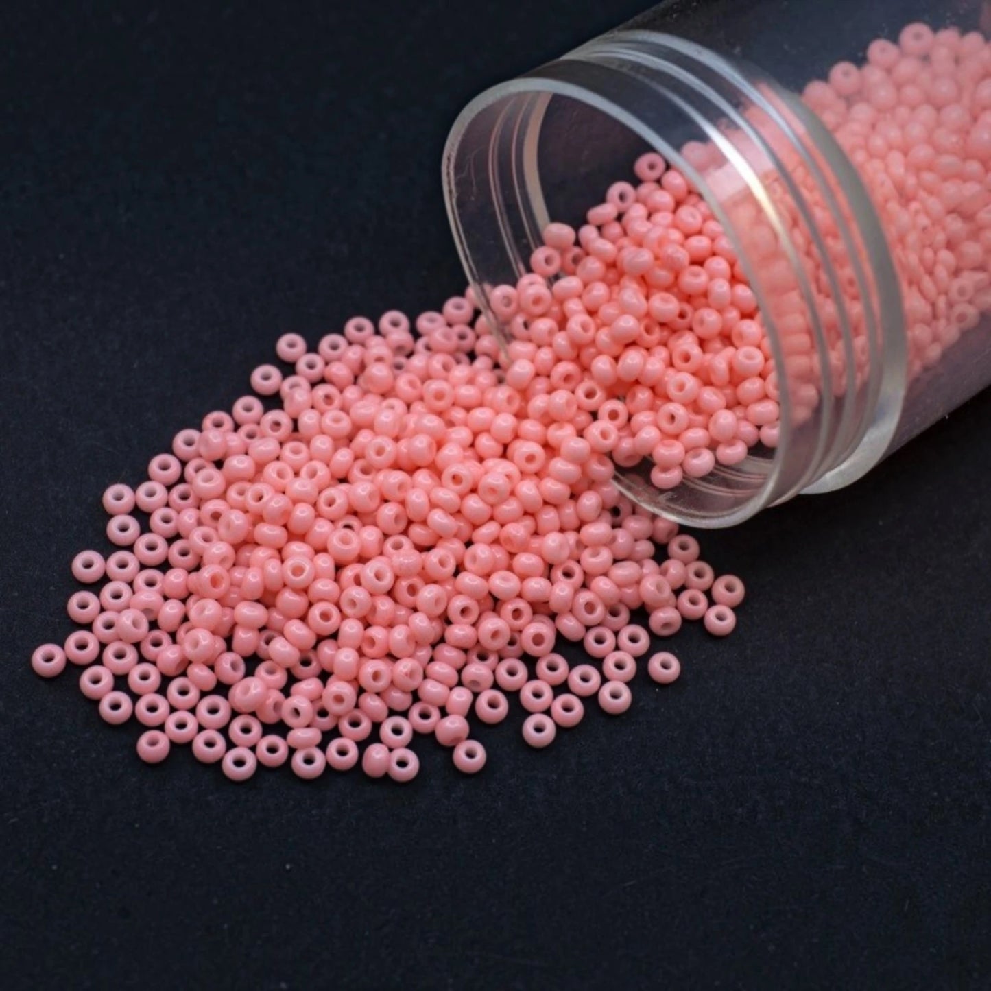 Perles de Rocaille en verre tchèque Preciosa 10/0 03291, 2,3 mm. Rouge rose craie - Teinté par Solgel.