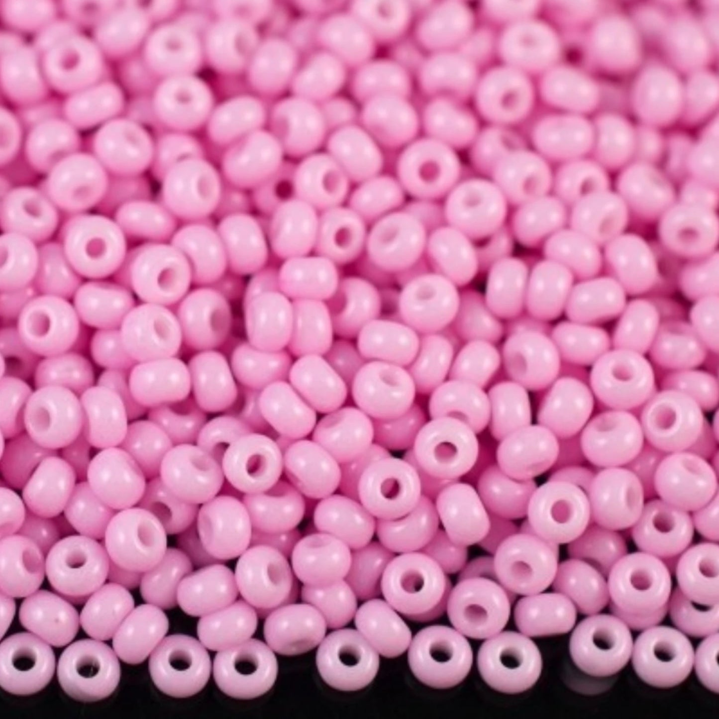 Perles de Rocaille en verre tchèque Preciosa 10/0 03292, 2,3 mm. Rose violet craie - Teinté au solgel.