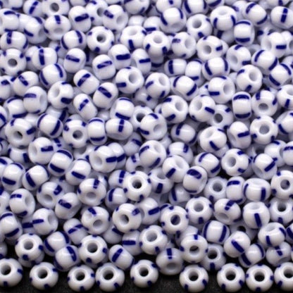 6/0 03330 Preciosa Cuentas de Semilla (Abalorios / Mostacillas) Checas de Vidrio Rocallas 4.1mm. Blanco Azul Rayado Opaco.