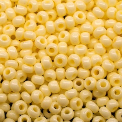 10/0 03481 Preciosa Perles de Rocaille en verre tchèque 2.3mm. Jaune craie - teinté Solgel.