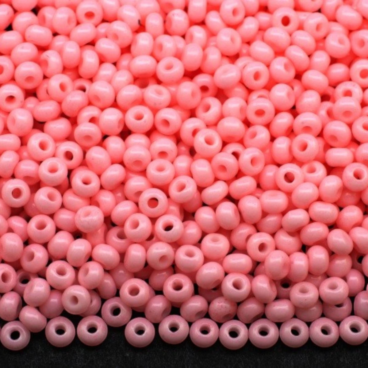 10/0 03491 Preciosa Perles de Rocaille en verre tchèque 2.3mm. Rose craie - teinté Solgel.