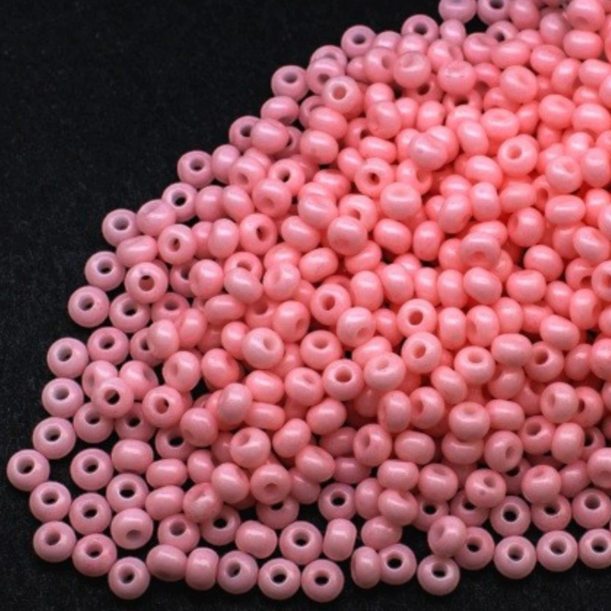 10/0 03491 Preciosa Perles de Rocaille en verre tchèque 2.3mm. Rose craie - teinté Solgel.