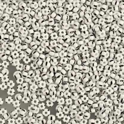 10/0 03590 Preciosa Tsjekkiske glass små perler Rocailleperler 2.3mm. Hvit svart ugjennomsiktig stripete.