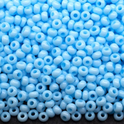 10/0 03634 Preciosa čehu stikla Pērlītes Rokaja 2.3mm. Gaiši zils krīts - Solgel krāsots.