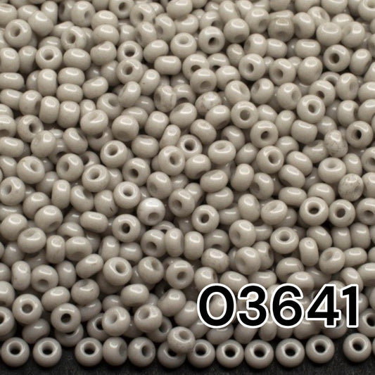 03641 Czech seed beads PRECIOSA round 10/0 light grey. Chalk - Solgel Dyed.