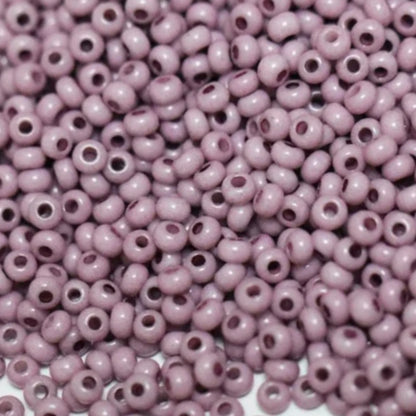 10/0 03695 Preciosa böhmische Glasperlen Rocailles 2,3 mm. Beige Lila Kreide - Solgel gefärbt.