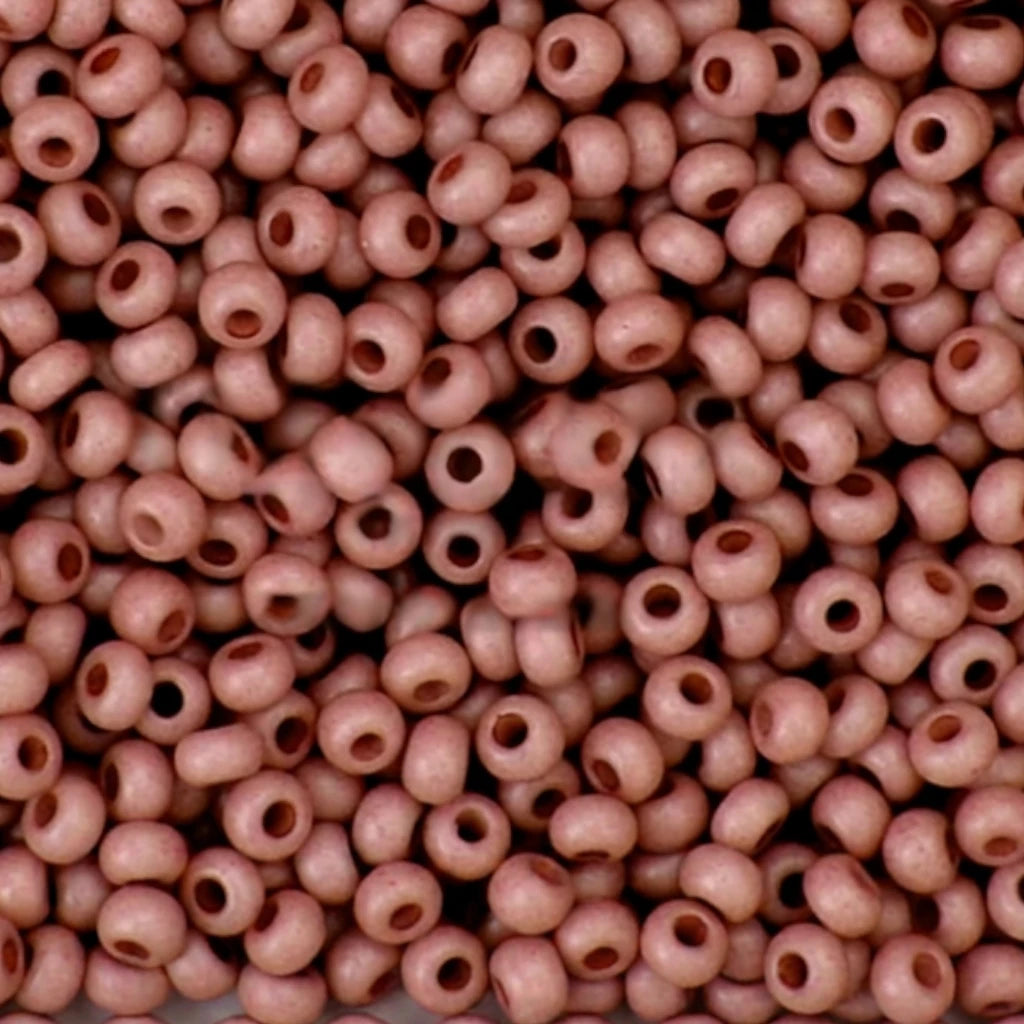 10/0 07303 mat Preciosa tjekkiske glasperler Rocailles 2.3mm. Mat rosa Solgel-farvet.