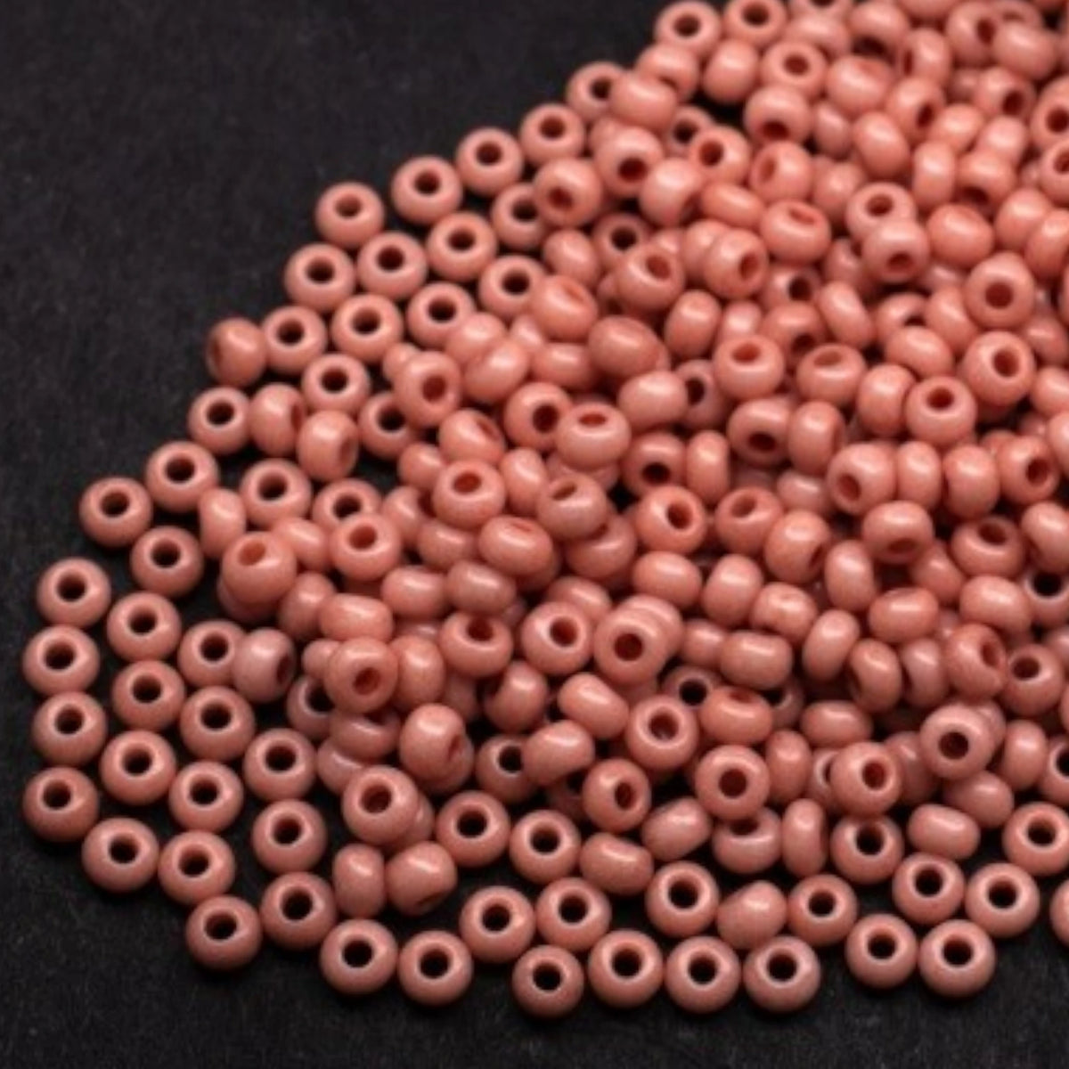 10/0 07331 Preciosa Çek Camı Kum Boncuğu Rocaille Boncuk 2.3mm. Rose Terra Boyalı.