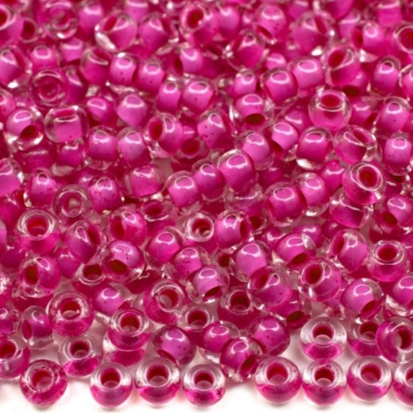 10/0 08A26 Preciosa Czech Glass Seed Beads Rocailles 2.3mm. Terra Intensiv Lined - Pink.