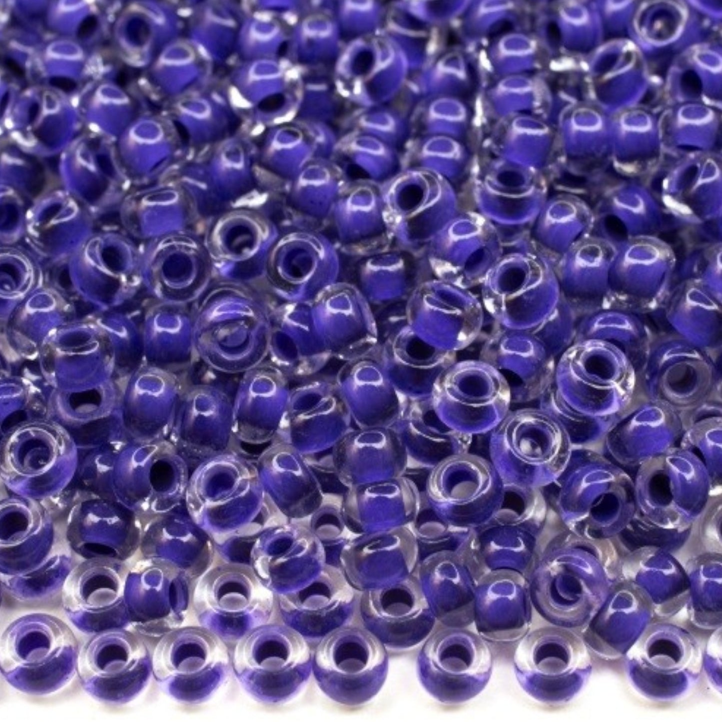 10/0 08A28 Preciosa Czech Glass Seed Beads Rocailles 2.3mm. Terra Intensiv Lined - Purple.