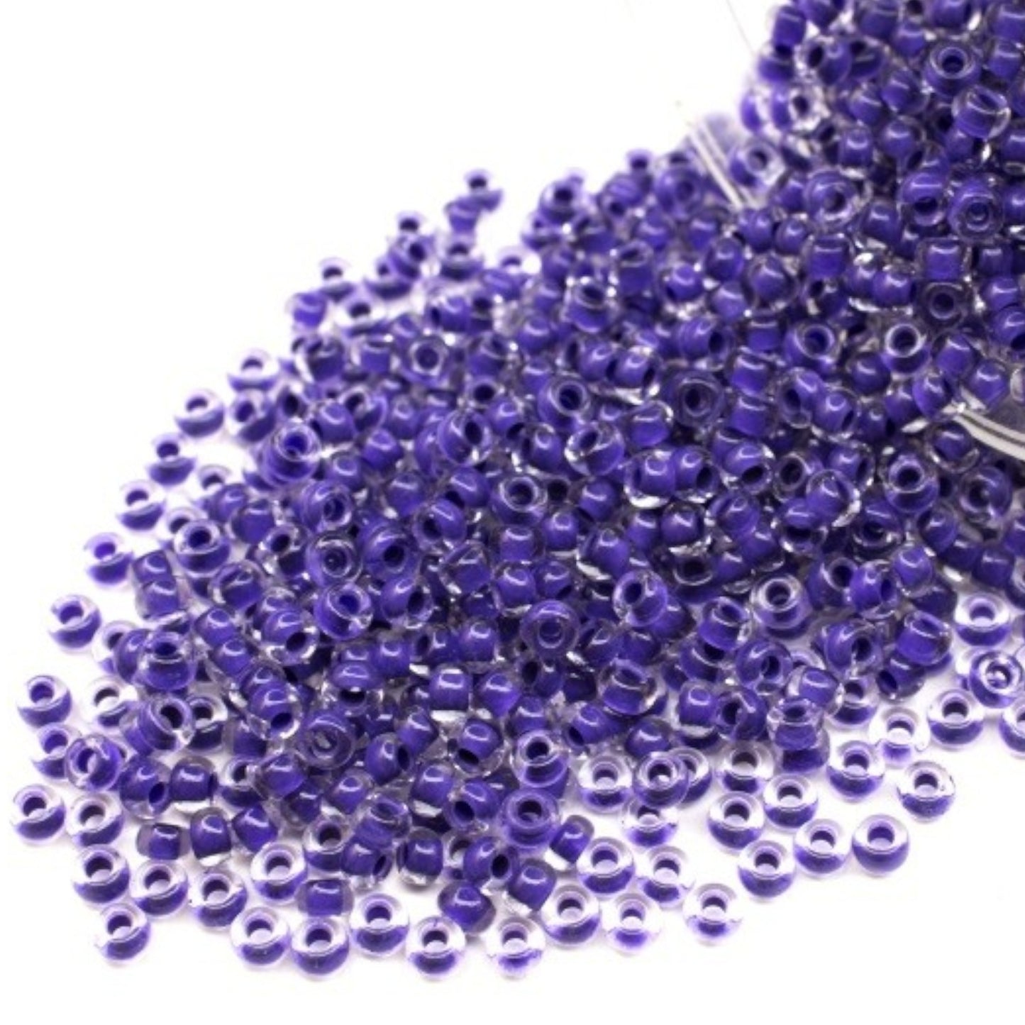 10/0 08A28 Preciosa Czech Glass Seed Beads Rocailles 2.3mm. Terra Intensiv Lined - Purple.