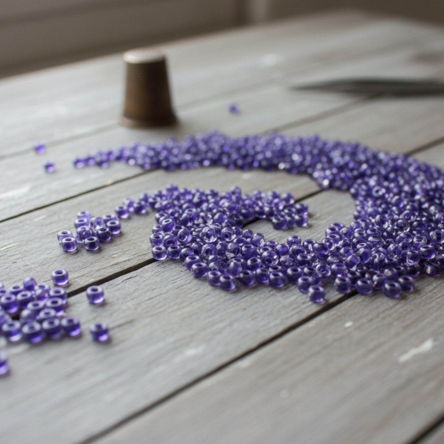 10/0 08A28 Preciosa Czech Glass Seed Beads Rocailles 2.3mm. Terra Intensiv Lined - Purple.