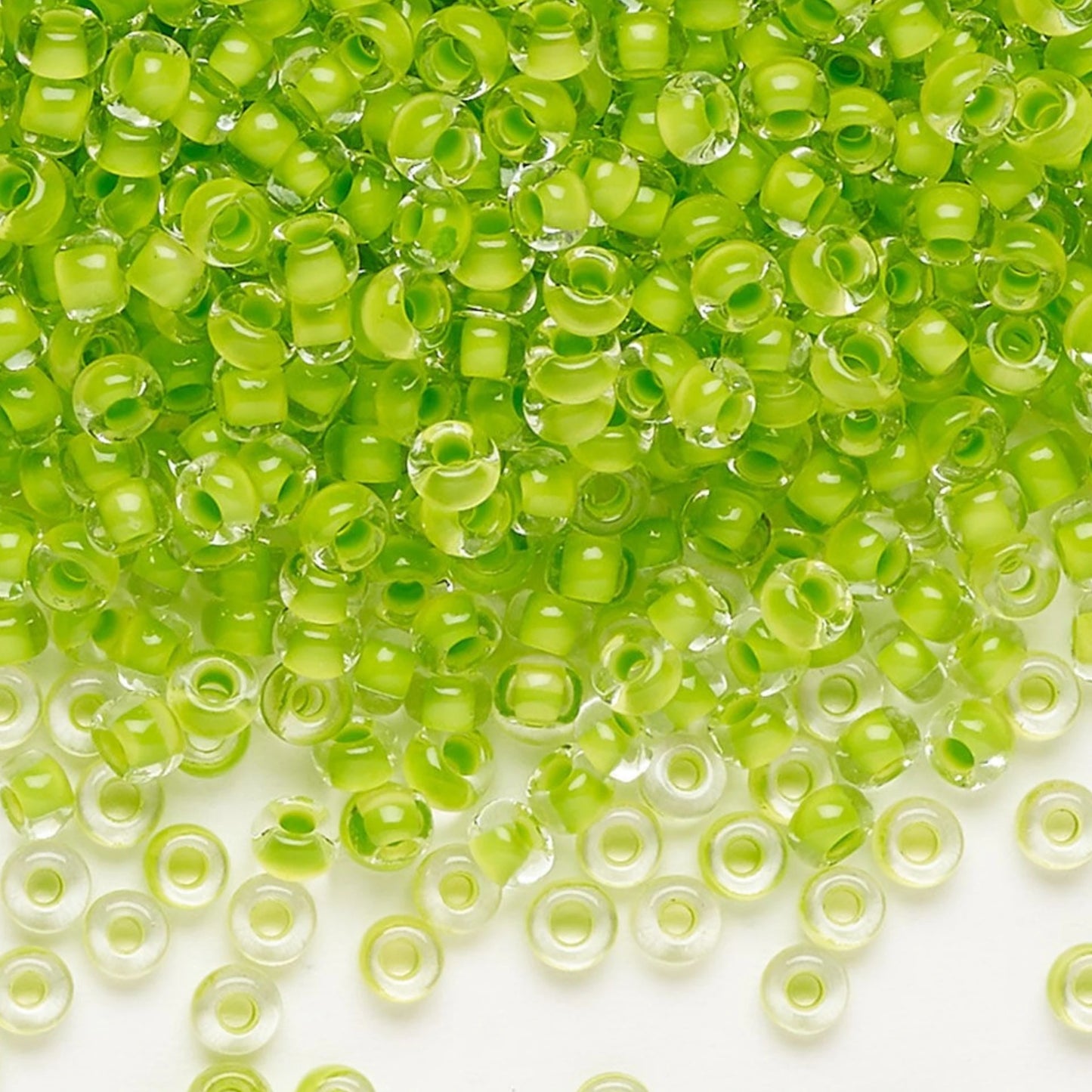 6/0 08A54 Preciosa Czech Glass Koraliki Rocailles 4.1mm. Kryształ terra intensywna zielona powłoka.