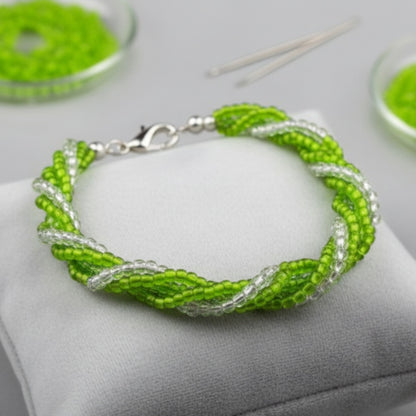 10/0 08A54 Preciosa Cseh Üveg Magtartalmú Gyöngyök (Kásagyöngy) Rocailles 2.3mm. Terra Intensiv Lined - Zöld.